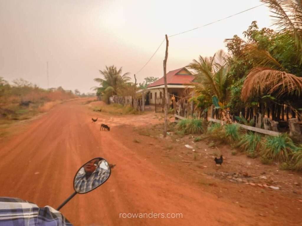 Motorbike to Prasat Preah Vihear, Cambodia - RooWanders