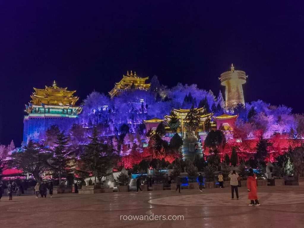 Moonlight Square 月光广场, Shangri La 香格里拉, China - RooWanders