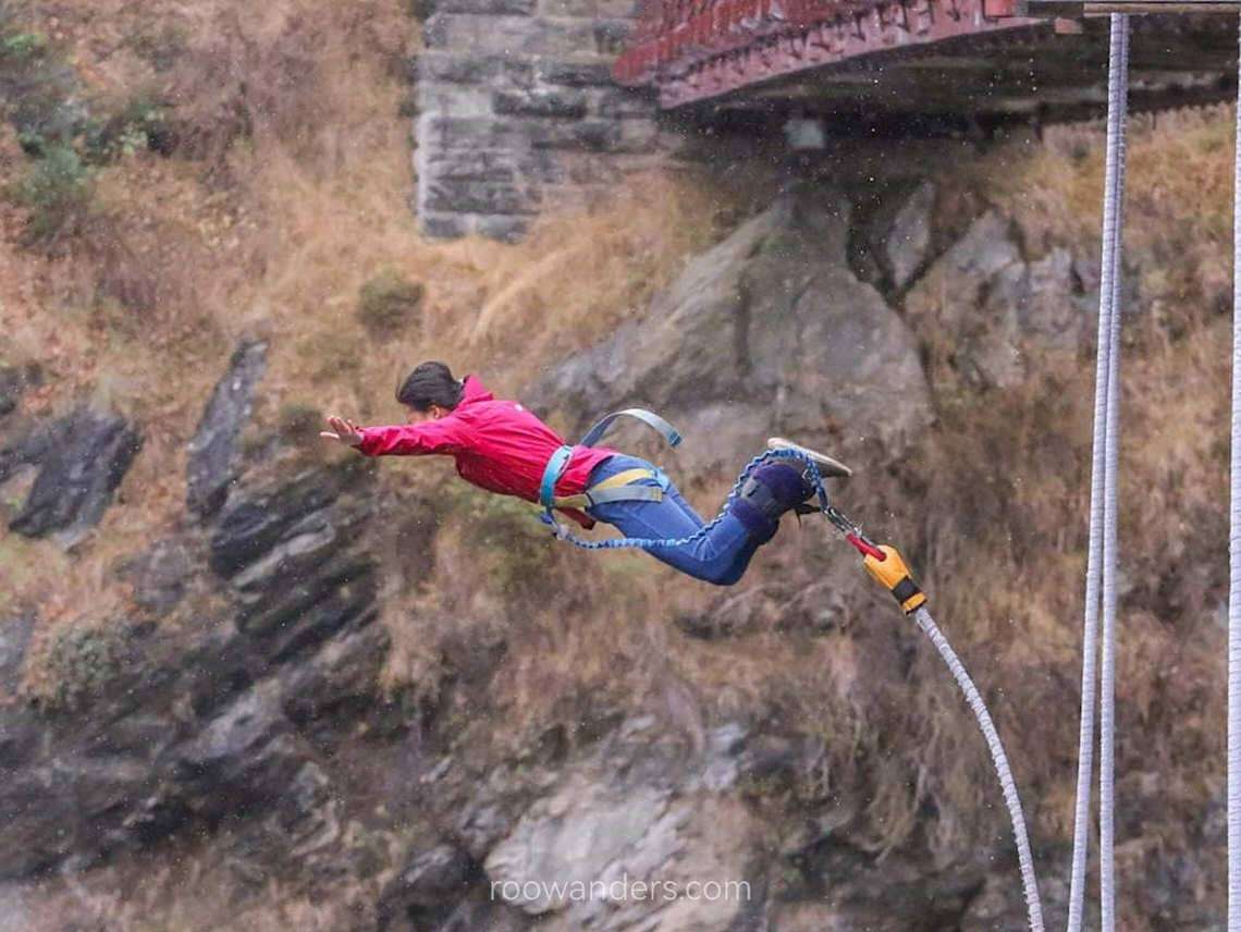 Bungy Jumping, Kawarau Bridge, Queenstown, New Zealand - RooWanders