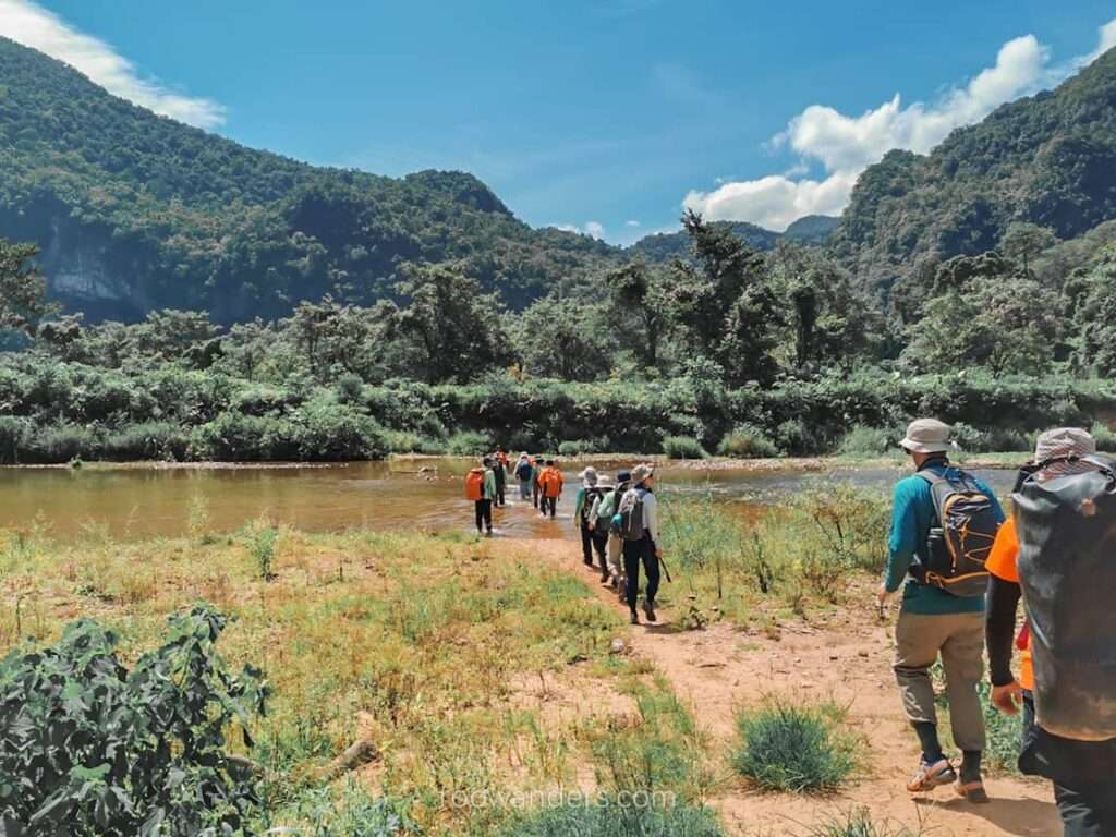 To Hang En, River Crossing, Vietnam - RooWanders