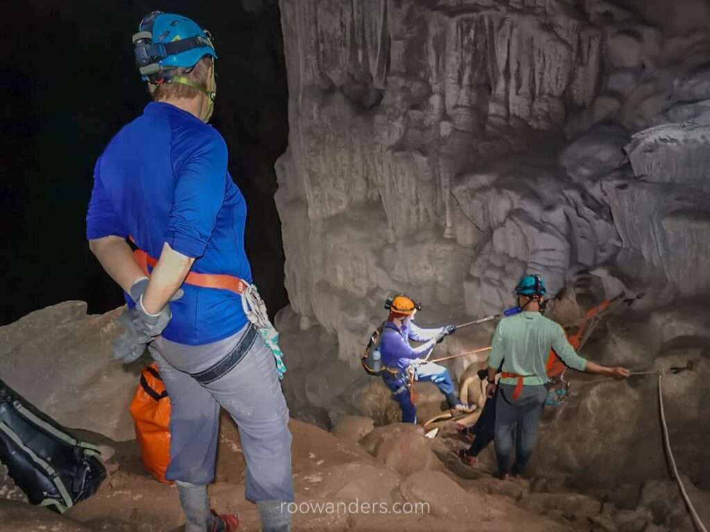 The 80 m descent into the cave, Vietnam - RooWanders
