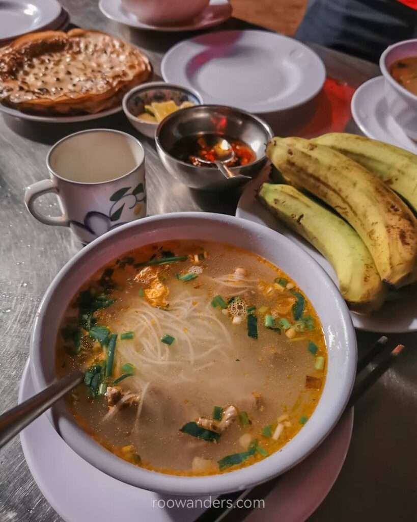 Breakfast underneath Doline 1, Vietnam - RooWanders
