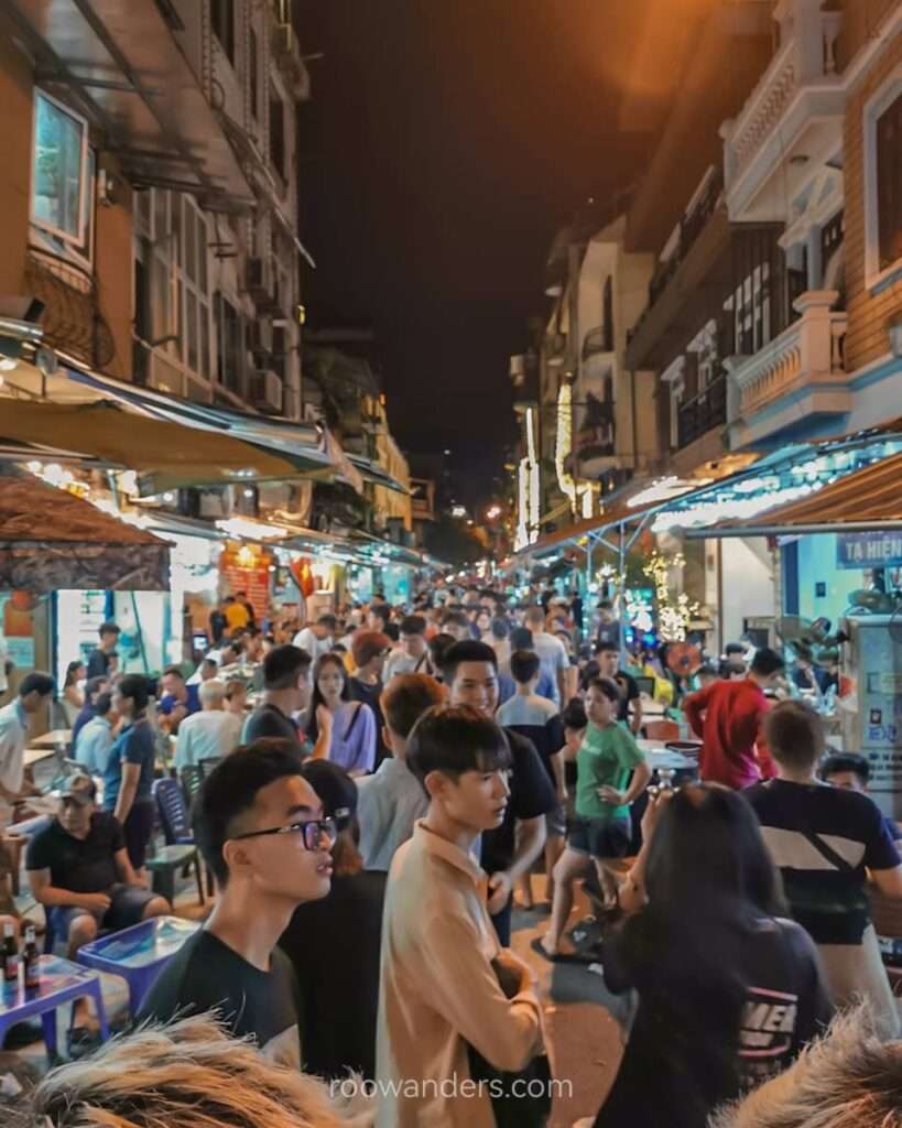 Hanoi Night Market - RooWanders