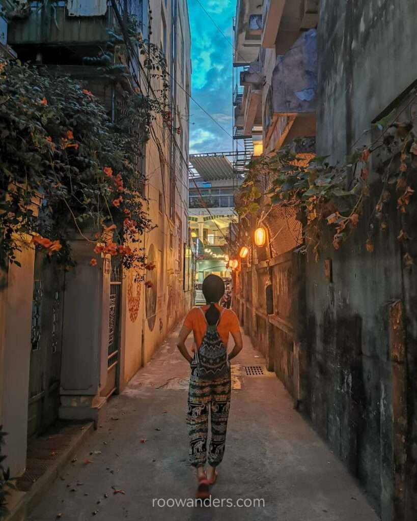Hue night street, Vietnam - RooWanders