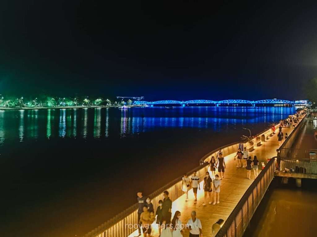 Hue Cau Truong Tien Bridge 01, Vietnam - RooWanders