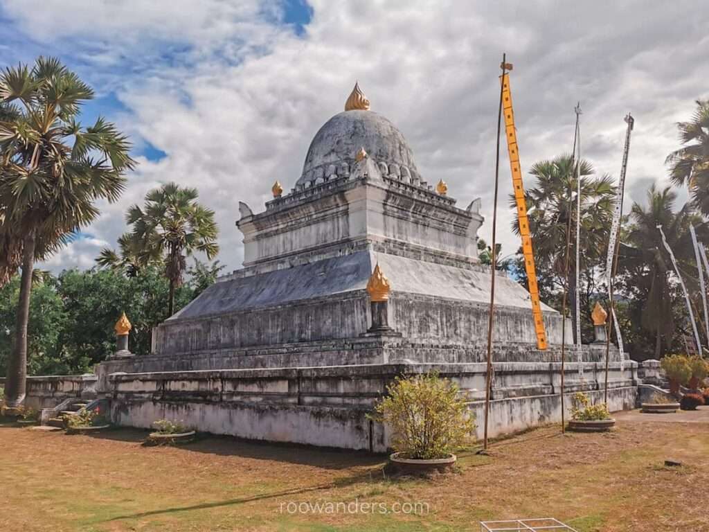 Luang Prabang Wat Witsunarat, Laos - RooWanders